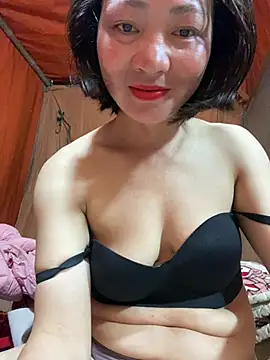 Snapshot of Some-03 chatting on 4, 4, 2026 Some-03 online show from 4, 4, 2026