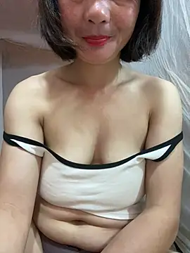 Snapshot of Some-03 chatting on 15, 4, 2026 Some-03 online show from 15, 4, 2026