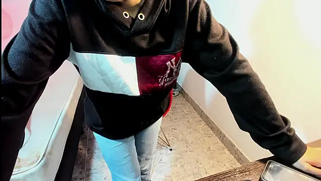 ZoeFox5 online show from 20, 2, 2026