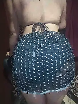 Snapshot of mileez_secret chatting on 2, 6, 2026 mileez secret online show from 2, 6, 2026