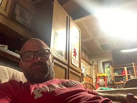 Snapshot of calimeatstick chatting on 18, 5, 2026 calimeatstick online show from 18, 5, 2026