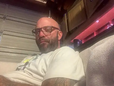 Snapshot of calimeatstick chatting on 27, 5, 2026 calimeatstick online show from 27, 5, 2026