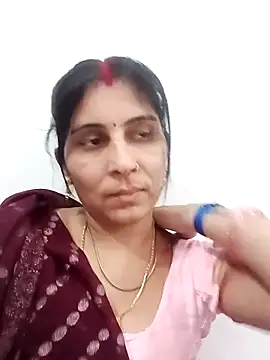 Snapshot of Hot_ree85 chatting on 20, 4, 2026 Hot ree85 online show from 20, 4, 2026