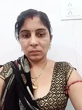 Snapshot of Hot_ree85 chatting on 22, 4, 2026 Hot ree85 online show from 22, 4, 2026