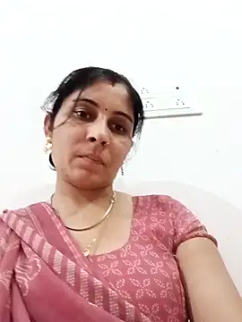 Snapshot of Hot_ree85 chatting on 27, 4, 2026 Hot ree85 online show from 27, 4, 2026