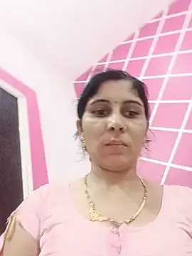 Snapshot of Hot_ree85 chatting on 14, 6, 2026 Hot ree85 online show from 14, 6, 2026