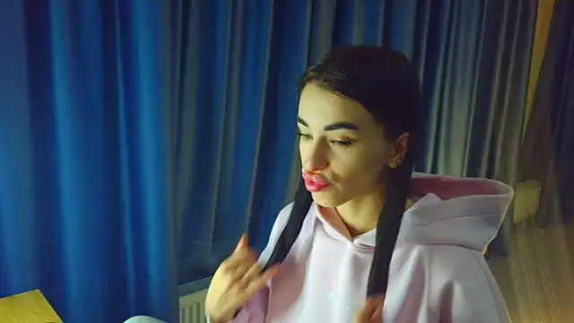 Vlada Elfie online show from 4, 2, 2026