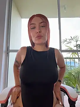 alesziarose  online show from 12, 4, 2026