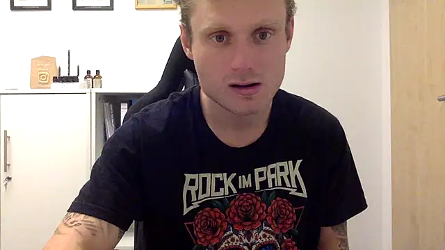 Snapshot of Fitlover1994 chatting on 8, 1, 2026 Fitlover1994 online show from 8, 1, 2026