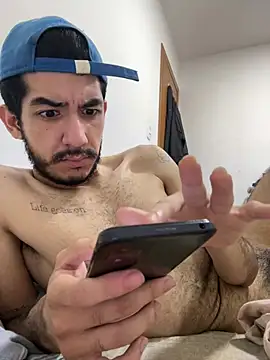 Snapshot of vinihfeh chatting on 9, 4, 2026 vinihfeh online show from 9, 4, 2026