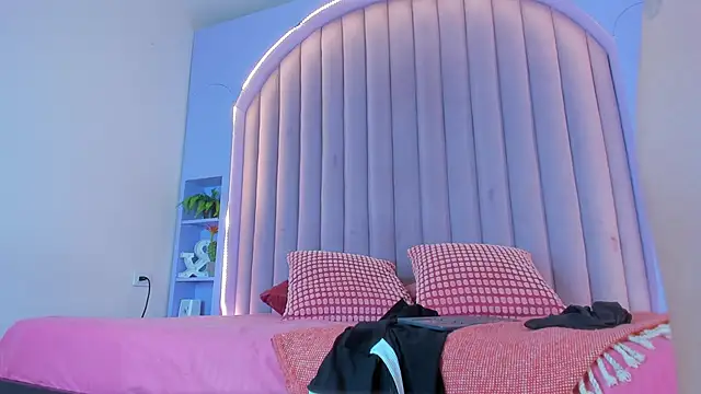 AmberStonne   online show from 20, 2, 2026