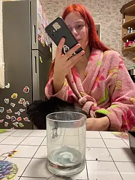 Lily Viola online show from 25, 2, 2026