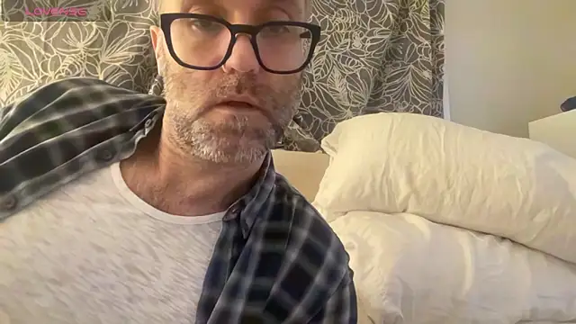 Snapshot of wolverinedream chatting on 3, 2, 2026 wolverinedream online show from 3, 2, 2026