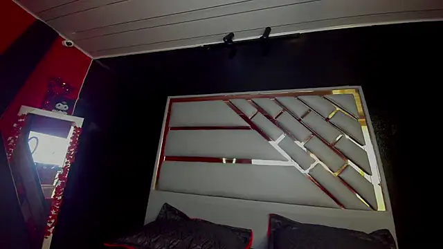 Clarita Hill online show from 4, 3, 2026