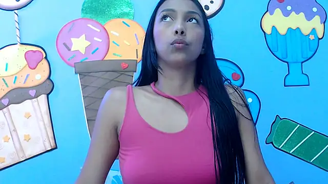 Snapshot of skinnysexzara18 chatting on 18, 1, 2026 skinnysexzara18 online show from 18, 1, 2026