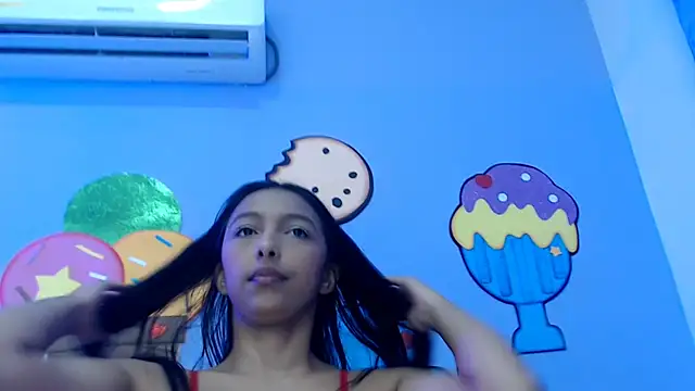 Snapshot of skinnysexzara18 chatting on 14, 2, 2026 skinnysexzara18 online show from 14, 2, 2026