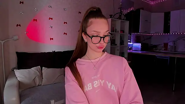 LababyAlice online show from 1, 2, 2026