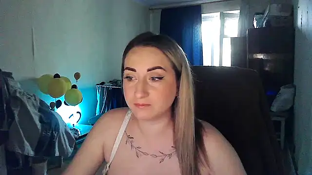 Snapshot of FoxyAnn12 chatting on 22, 6, 2026 FoxyAnn12 online show from 22, 6, 2026