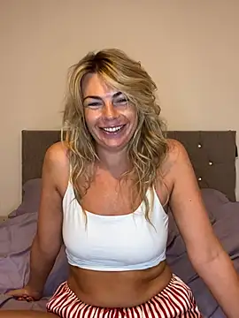 Snapshot of Scarlett_the_girlnextdoor chatting on 26, 7, 2026 Scarlett the girlnextdoor online show from 26, 7, 2026