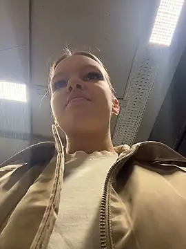 AshleyMur online show from 16, 4, 2026