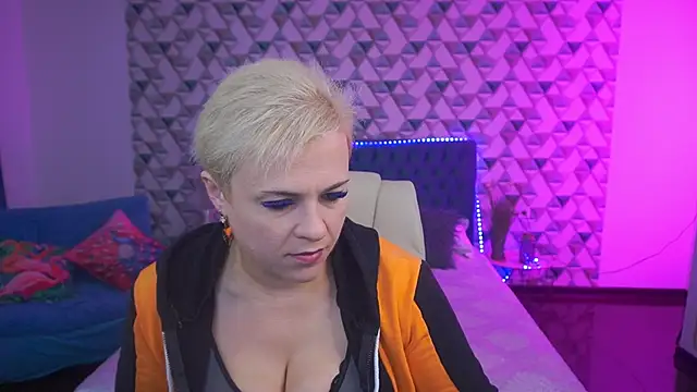 Snapshot of CrystalVibe chatting on 31, 5, 2026 CrystalVibe online show from 31, 5, 2026