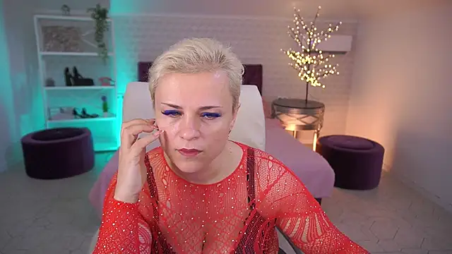 Snapshot of CrystalVibe chatting on 10, 6, 2026 CrystalVibe online show from 10, 6, 2026