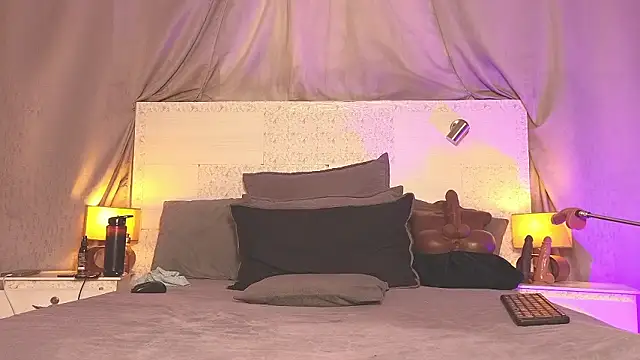 tiffanymena1 online show from 15, 1, 2026