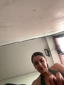 Violett hott  online show from 13, 4, 2026