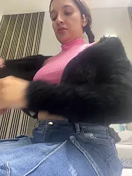Snapshot of Violett_hott_ chatting on 18, 4, 2026 Violett hott online show from 18, 4, 2026