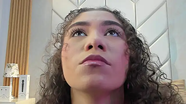 Snapshot of CamilaCastillo chatting on 12, 5, 2026 CamilaCastillo online show from 12, 5, 2026
