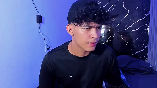 Snapshot of jamescurly00 chatting on 8, 2, 2026 jamescurly00 online show from 8, 2, 2026