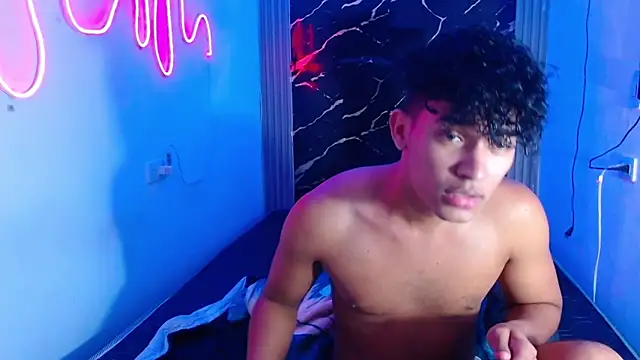 Snapshot of jamescurly00 chatting on 1, 3, 2026 jamescurly00 online show from 1, 3, 2026