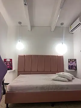 Iamcami  online show from 17, 2, 2026