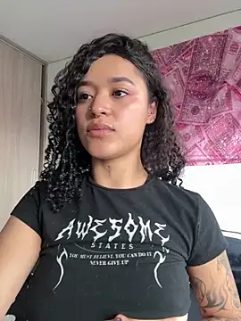 Snapshot of crystal_dlun chatting on 31, 5, 2026 crystal dlun online show from 31, 5, 2026