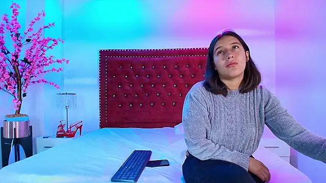 Snapshot of Cristal_and_luke chatting on 4, 2, 2026 Cristal and luke online show from 4, 2, 2026