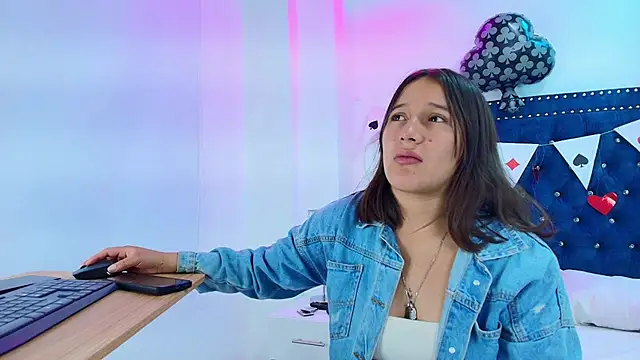 Snapshot of Cristal_and_luke chatting on 21, 2, 2026 Cristal and luke online show from 21, 2, 2026