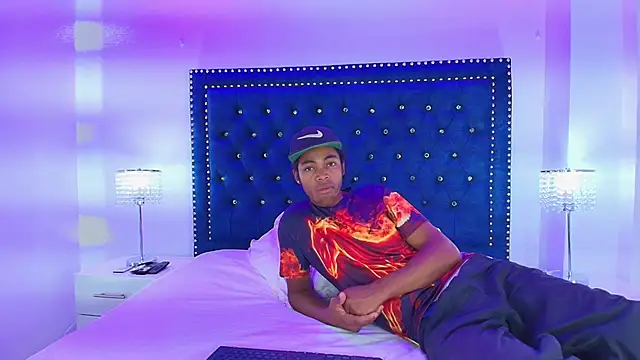 Snapshot of Cristal_and_luke chatting on 1, 3, 2026 Cristal and luke online show from 1, 3, 2026