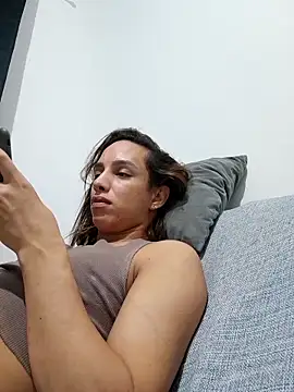 ofjuliaa online show from 16, 4, 2026