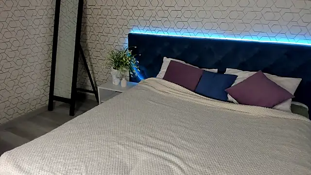 desiree doll online show from 12, 2, 2026