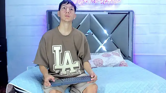 Snapshot of BunnyLove_ chatting on 13, 1, 2026 BunnyLove online show from 13, 1, 2026