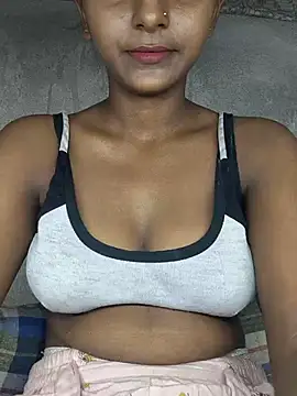 Royal-girl78 online show from 4, 7, 2026
