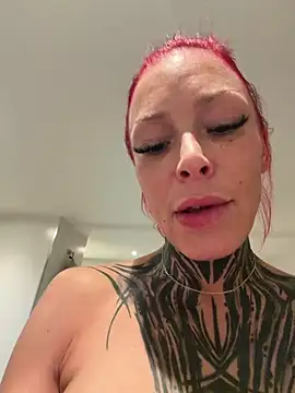 Snapshot of TittenTina chatting on 8, 2, 2026 TittenTina online show from 8, 2, 2026