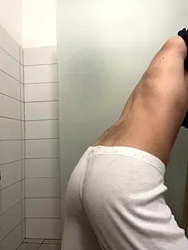 Snapshot of petiteyanel chatting on 6, 1, 2026 petiteyanel online show from 6, 1, 2026