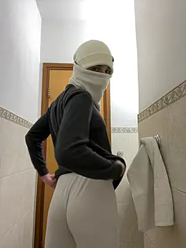 Snapshot of petiteyanel chatting on 10, 1, 2026 petiteyanel online show from 10, 1, 2026