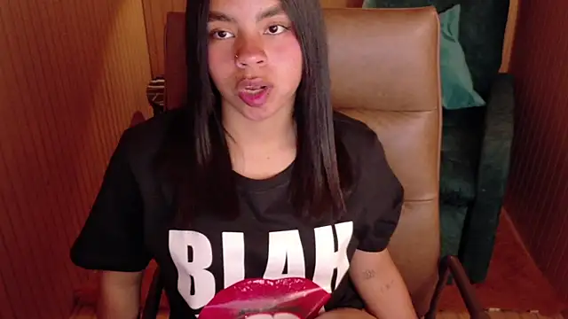 Snapshot of SofiaMante_ chatting on 25, 2, 2026 SofiaMante online show from 25, 2, 2026