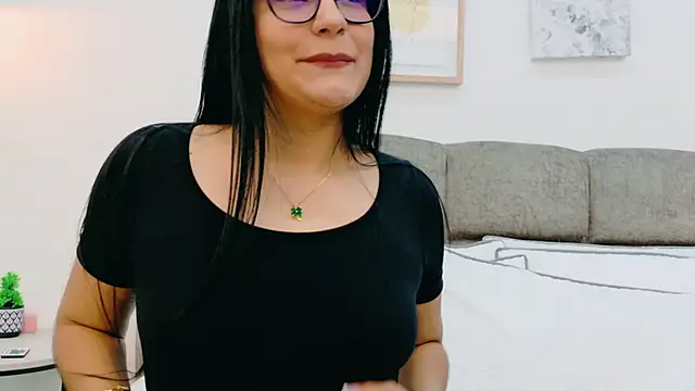 Snapshot of AlmaRose_ chatting on 1, 5, 2026 AlmaRose online show from 1, 5, 2026