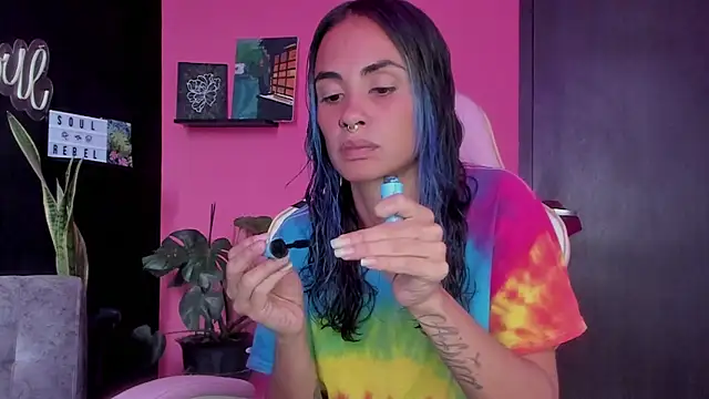 Snapshot of azula_lillet chatting on 21, 4, 2026 azula lillet online show from 21, 4, 2026