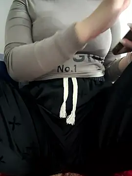 Snapshot of -LunaLust chatting on 9, 1, 2026 -LunaLust online show from 9, 1, 2026