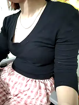 -LunaLust online show from 2, 2, 2026