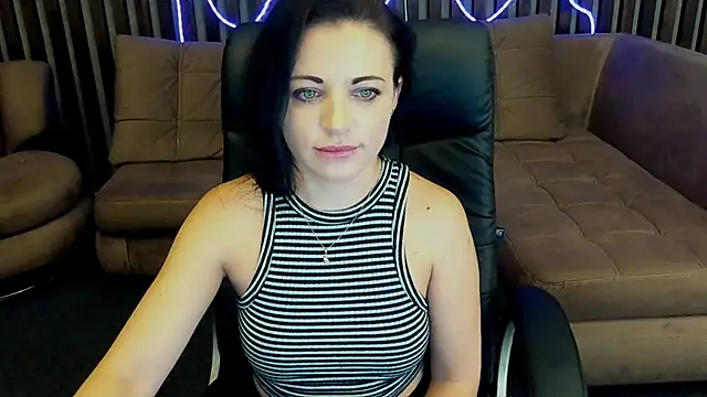 Dafni Monn online show from 23, 9, 2025